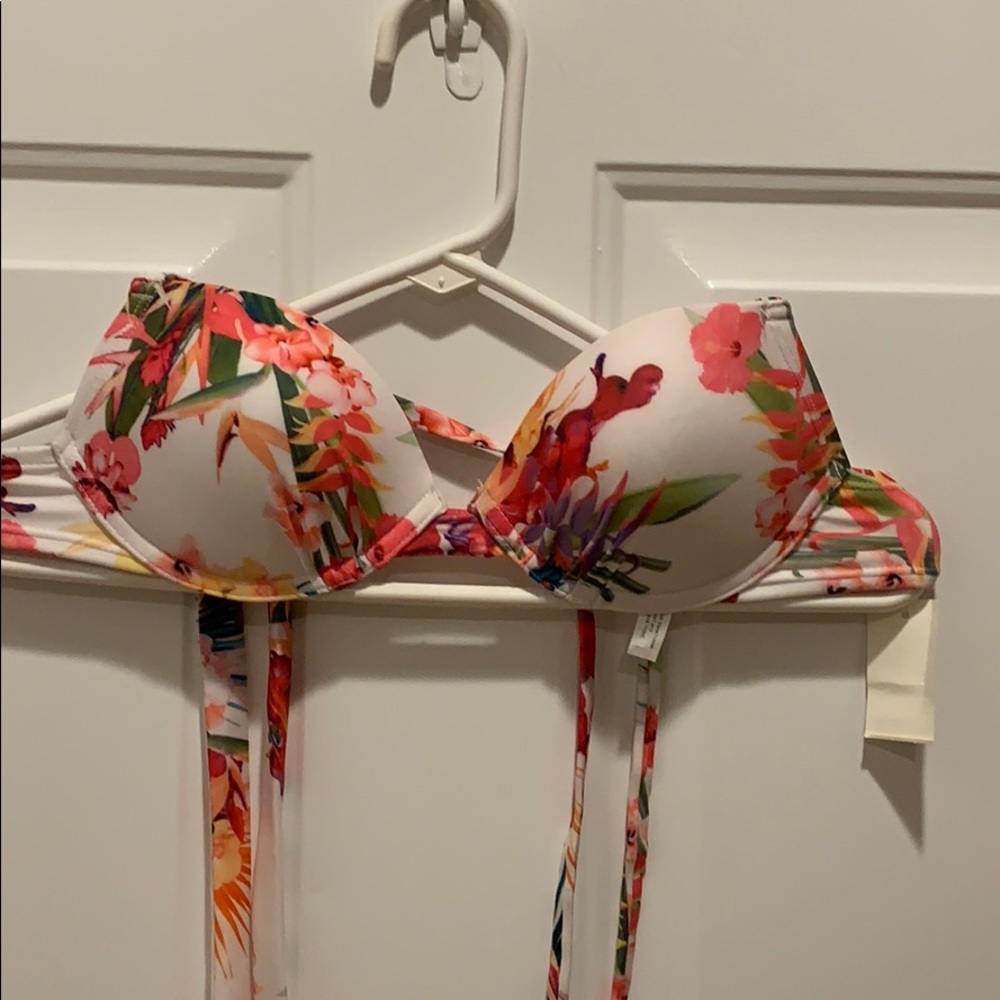 Padded bikini floral top